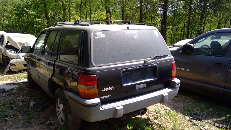 1995 Jeep Grand Cherokee Center Pillar