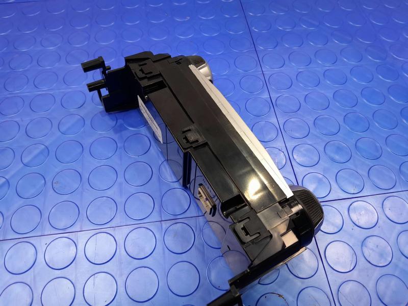 2021 Nissan Versa Heater A/C Control