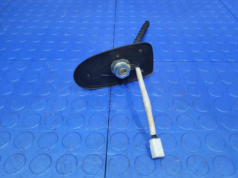 2010-2012 Toyota Prius 1.8L Radio Antenna Assembly w/o Bluetooth OEM 86309-47020