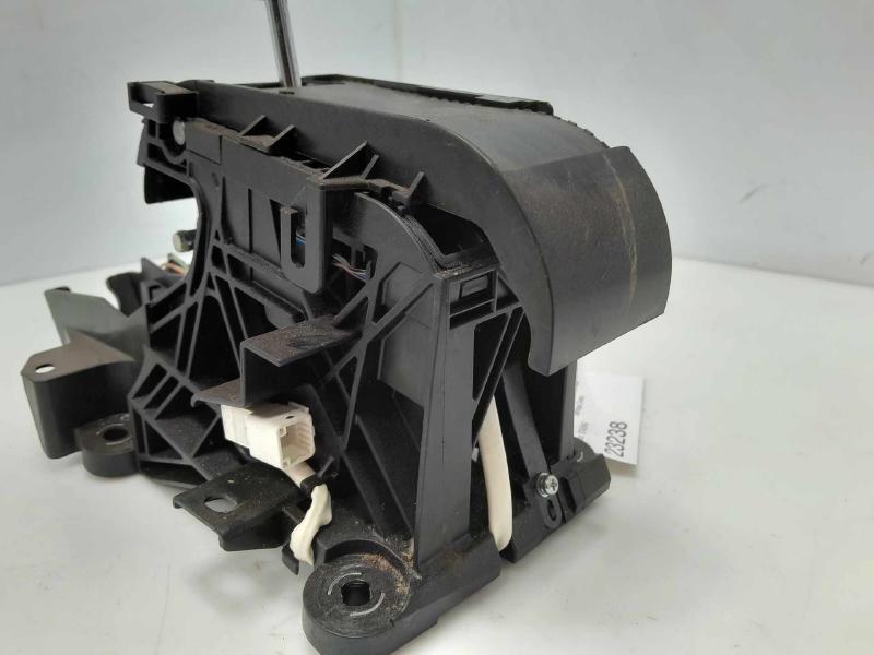 2006 - 2012 Toyota RAV4 Automatic Gear Shifter Assembly OEM 33560-0R020