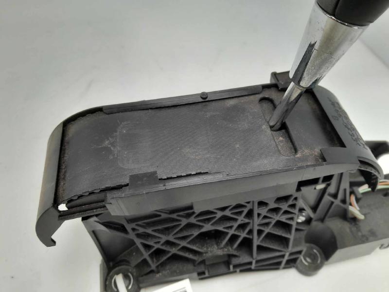 2006 - 2012 Toyota RAV4 Automatic Gear Shifter Assembly OEM 33560-0R020