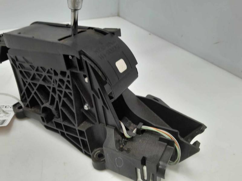 2006 - 2012 Toyota RAV4 Automatic Gear Shifter Assembly OEM 33560-0R020