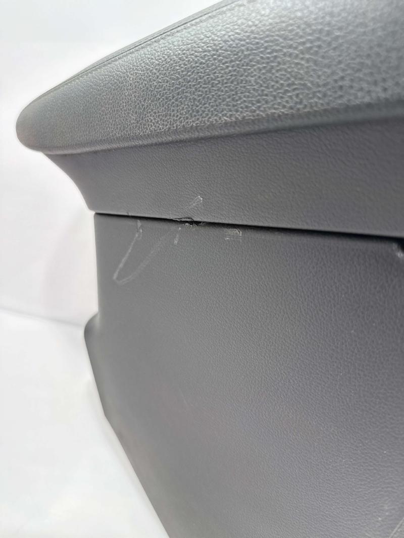 2017 Mitsubishi Outlander Front Console