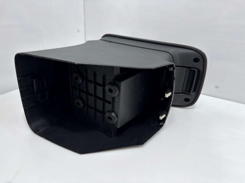 2017 Mitsubishi Outlander Front Console