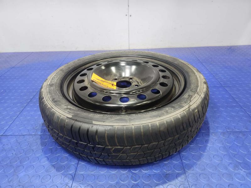 2015 Chrysler 200 Wheel