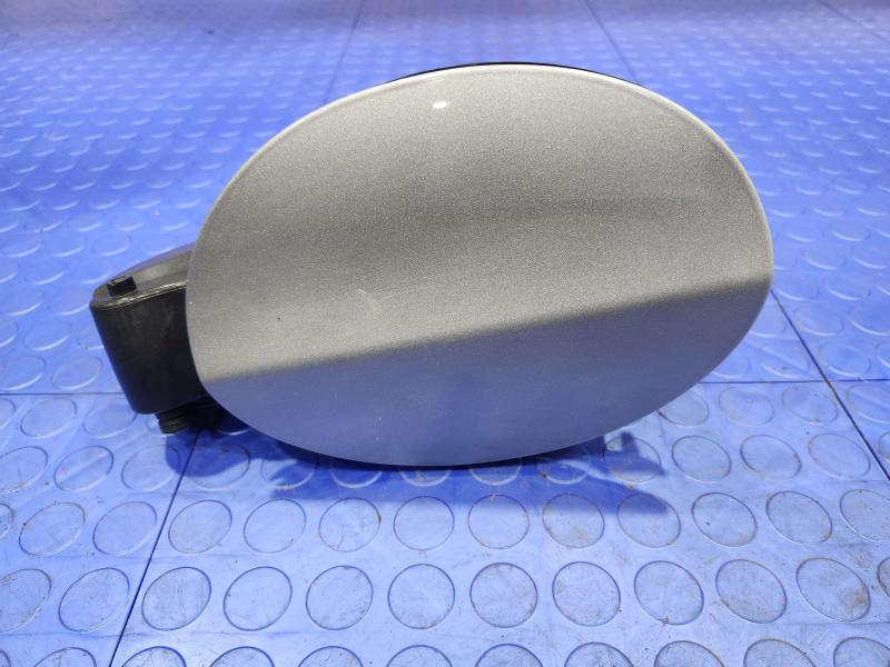 2017 Chrysler 200 Fuel Tank Door