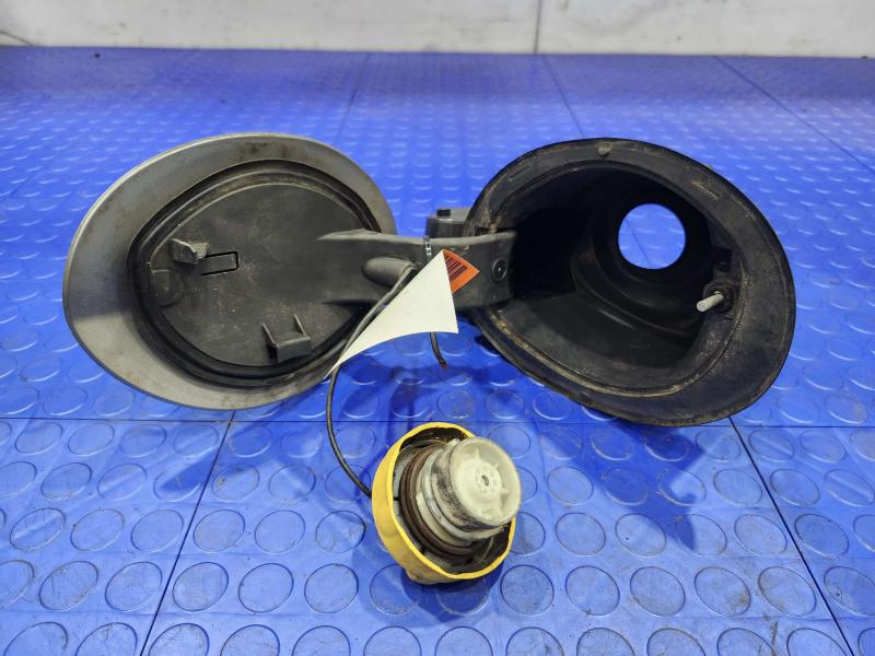 2017 Chrysler 200 Fuel Tank Door