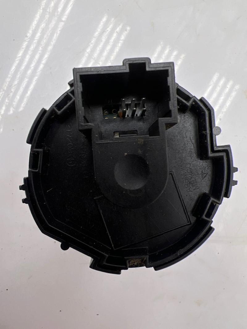 2009 - 2019 Ford F150 Headlight Switch w/o Fogs w/o Auto OEM