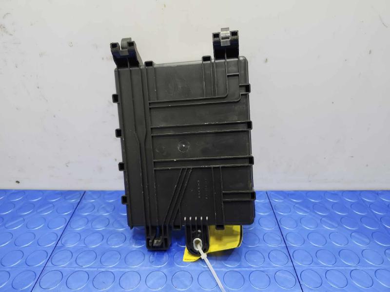 2014-2019 Cadillac CTS Body Wiring Harness Junction Block Genuine OEM 23134073