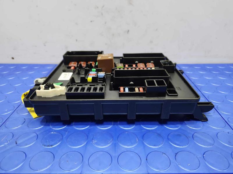 2014-2019 Cadillac CTS Body Wiring Harness Junction Block Genuine OEM 23134073