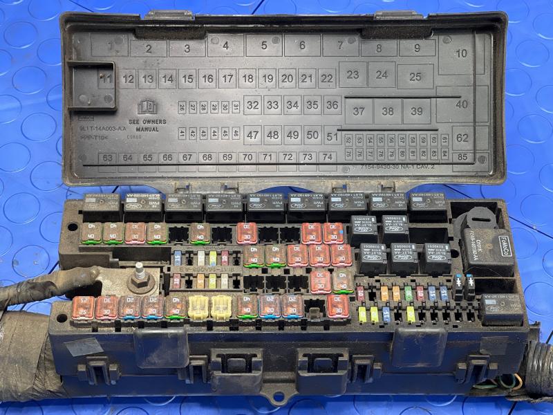 2009-2014 Ford Expedition Engine Fuse Box Relay Junction Block OEM 9L1Z14A068A