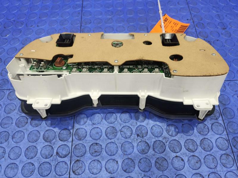 1997 Dodge Dakota Instrument Cluster Speedometer with Tachometer OEM 56009103