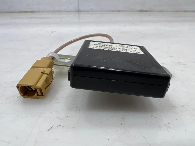 2007 - 2010 Jaguar XK Satellite Navigation Antenna OEM 6W8319C024AB