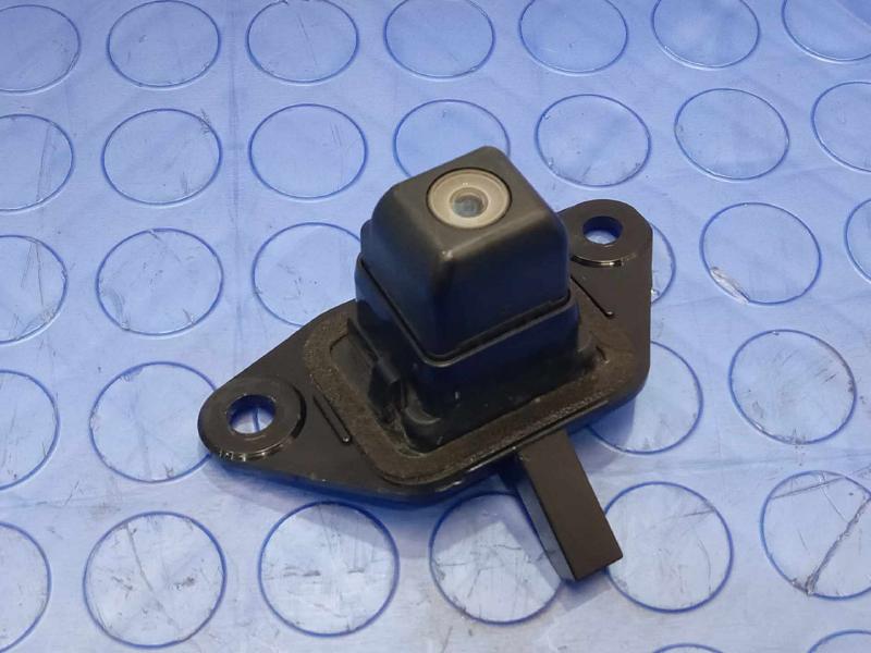 2009-2013 Toyota Highlander Rear View Camera Assembly Genuine OEM 867900E020