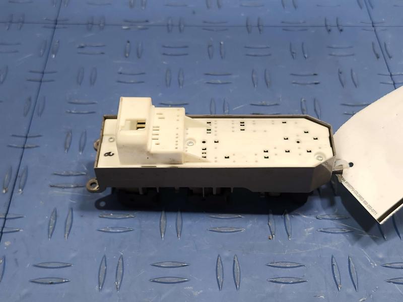 2013 Toyota Camry Door Switch Front