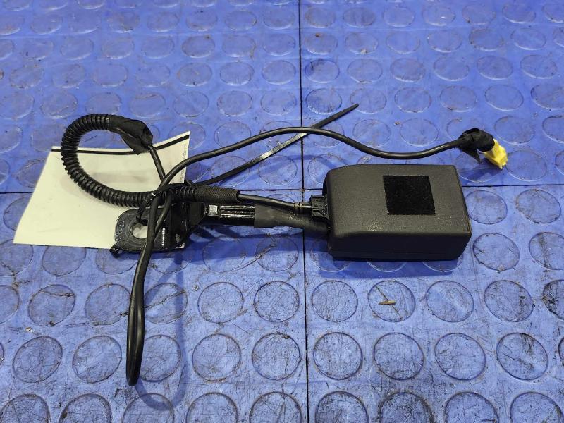 2012 Mercedes ML-Class Front Seat Belt