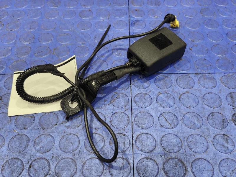 2012 Mercedes ML-Class Front Seat Belt
