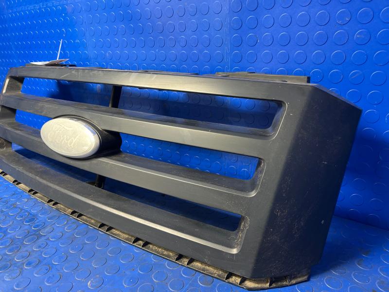 2008 Ford Expedition Grille