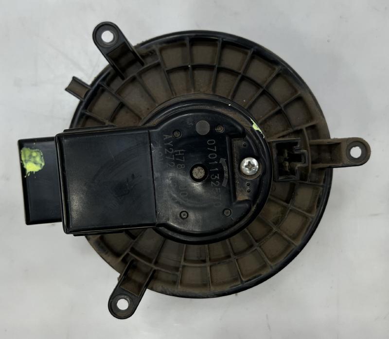 2013 Chrysler Town & Country Blower Motor