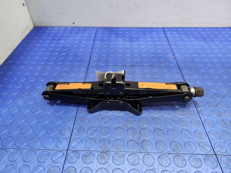 2014 Nissan Maxima Jack Assembly
