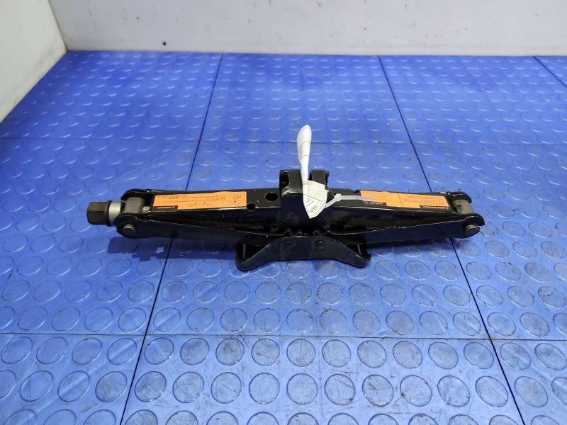 2014 Nissan Maxima Jack Assembly