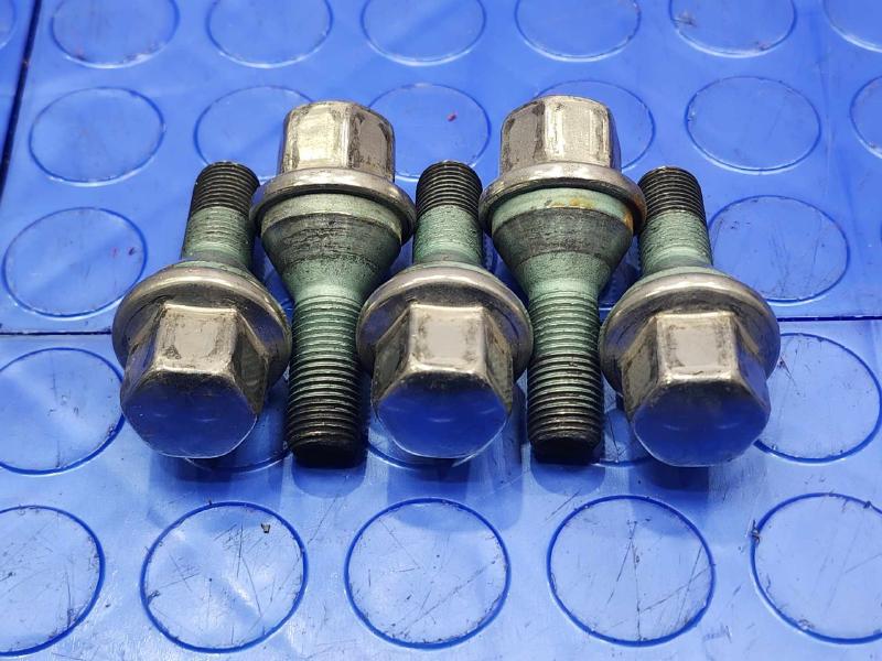 2018 Jeep Compass Lug Nuts
