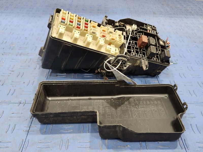 2002 Toyota Camry Engine Fuse Box