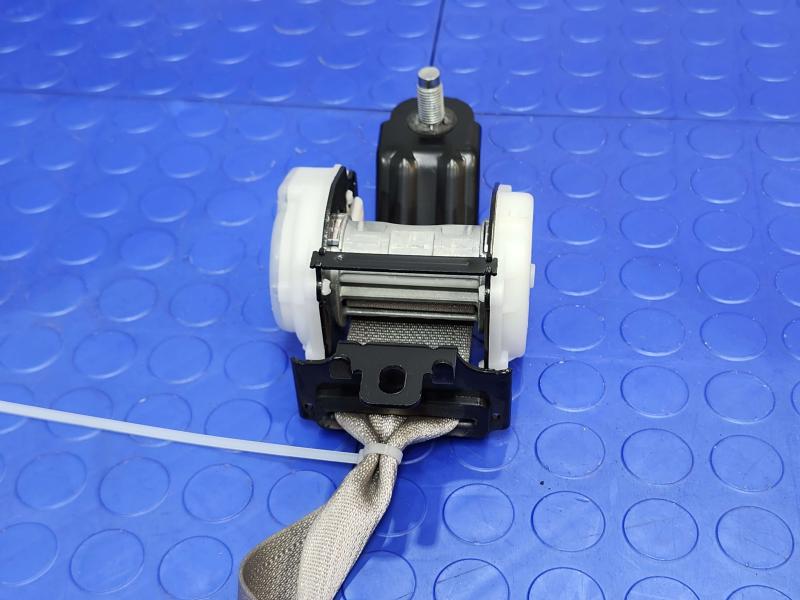 2014 Acura RLX Front Seat Belt