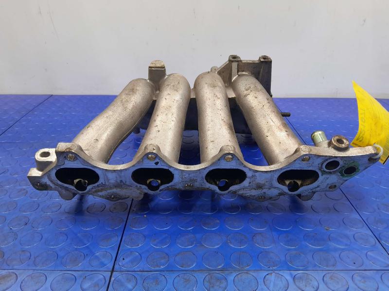2000 Honda CR-V Intake Manifold