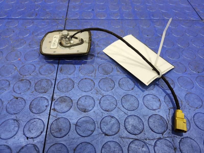 2013 Chrysler 300 Antenna