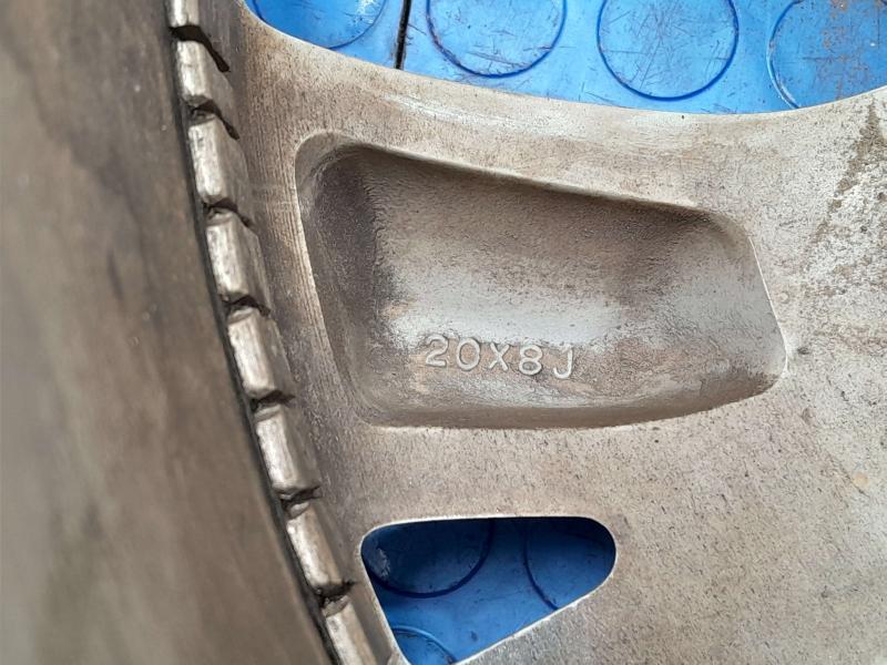 2014 Infiniti QX80 Wheel