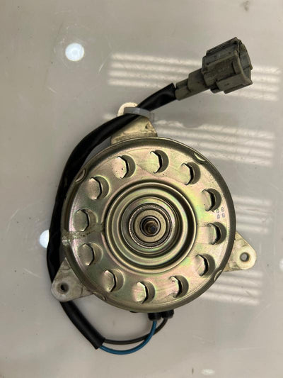 2014 - 2021 Mazda 6 Engine Cooling Fan Motor RH Passenger Side OEM PE1115150