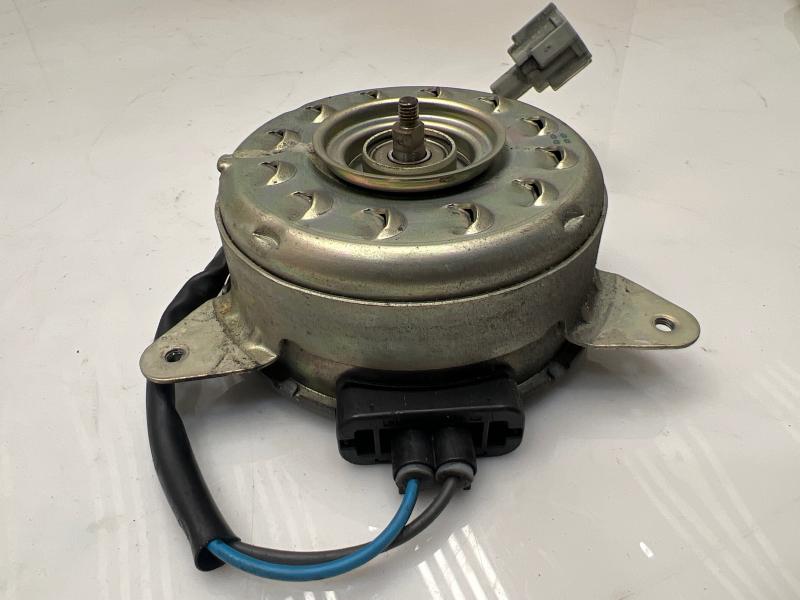 2014 - 2021 Mazda 6 Engine Cooling Fan Motor RH Passenger Side OEM PE1115150