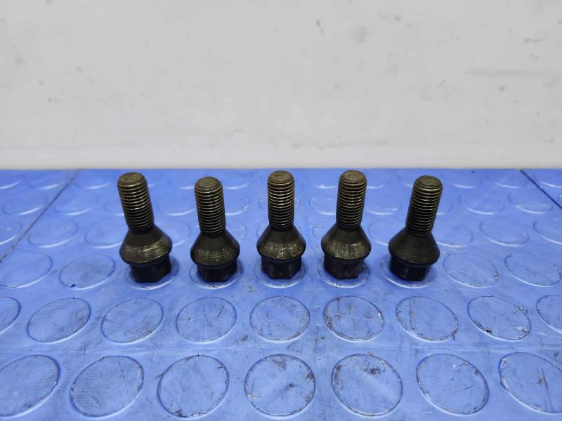 2003 BMW Z4 Lug Nuts
