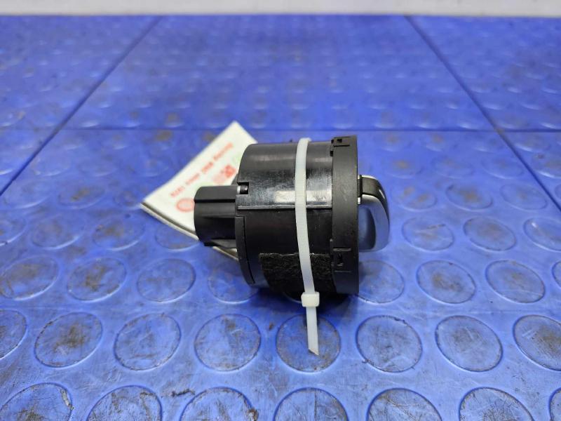 2013 Volkswagen Jetta Headlight Switch (Dash Mtd)