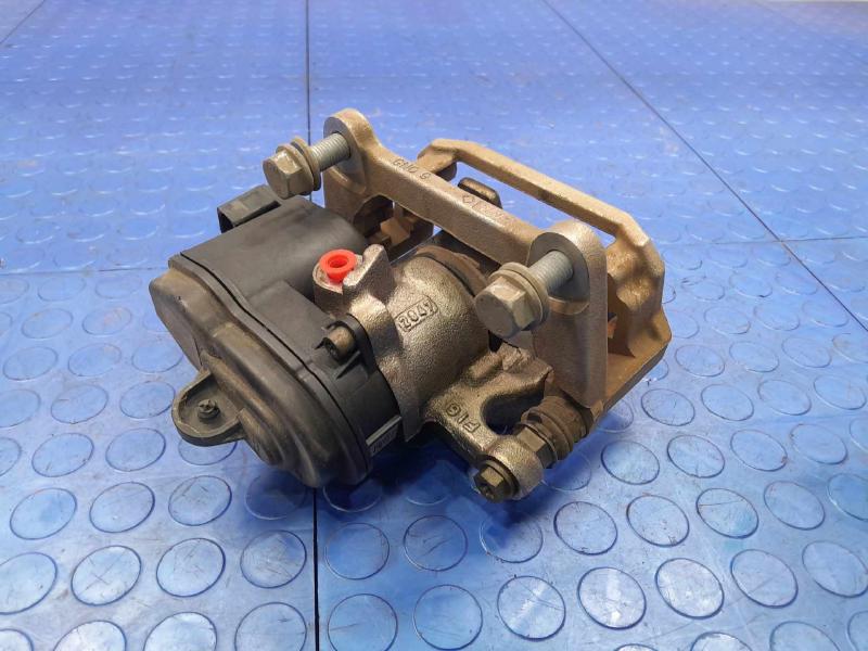 2018 Audi A4 Caliper
