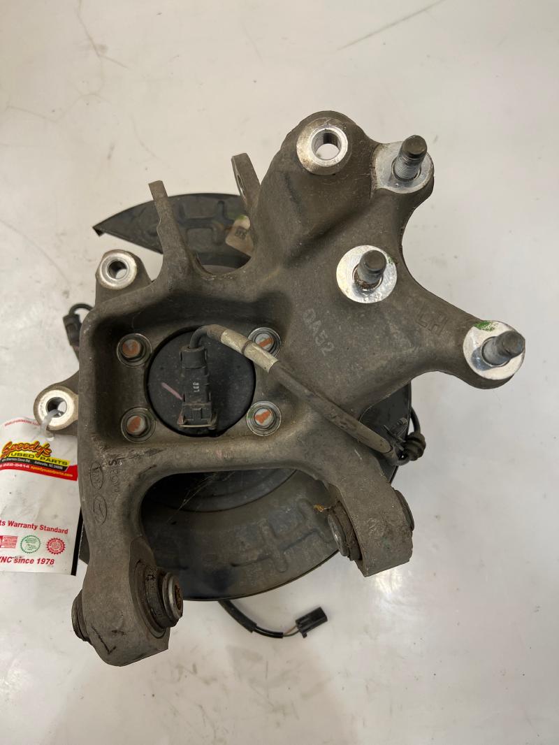 2015 - 2019 Hyundai Sonata Rear Spindle Knuckle w/ Hub LH Driver Side OEM 52710C2100