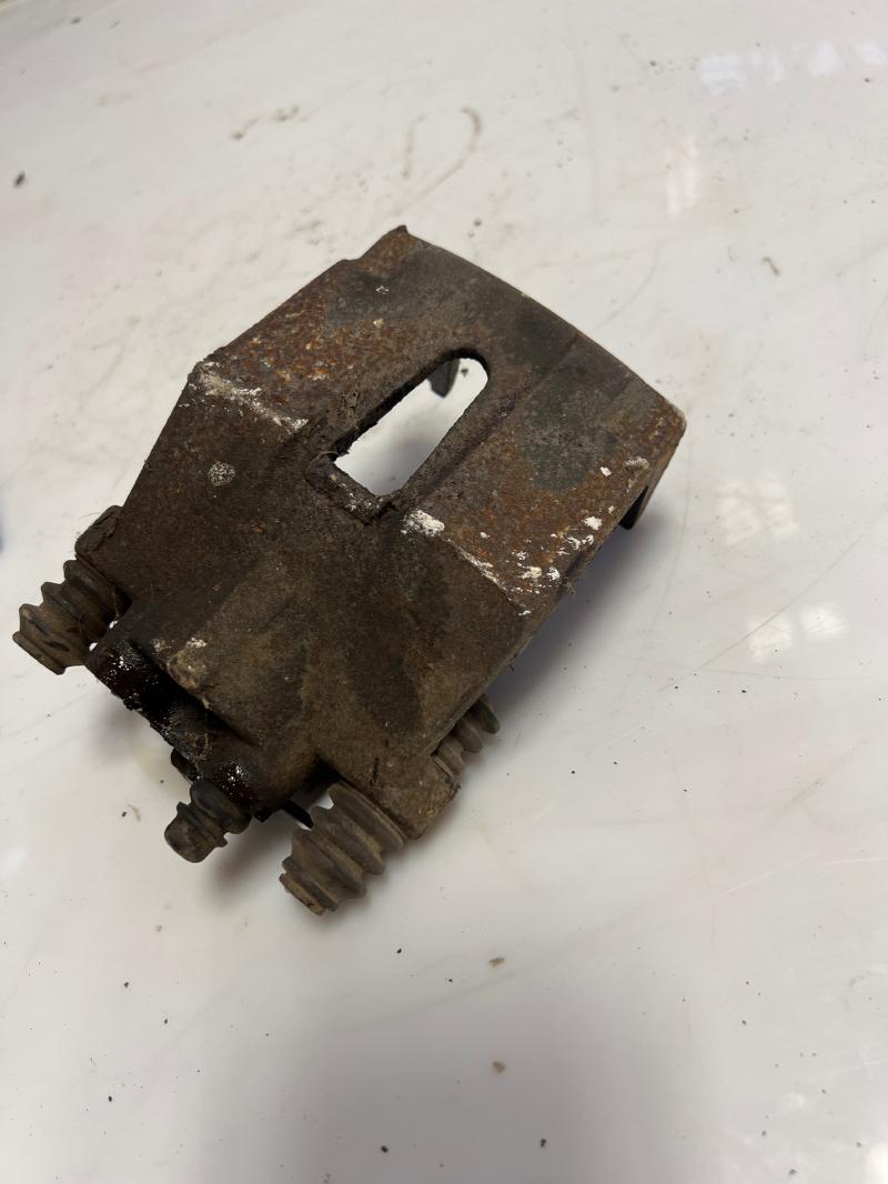 2003 2004 Dodge Dakota Rear Caliper LH Driver Side OEM 05093347AB