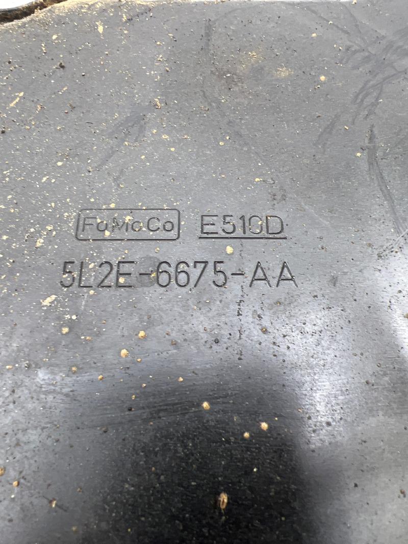 2005 Ford Mustang Oil Pan