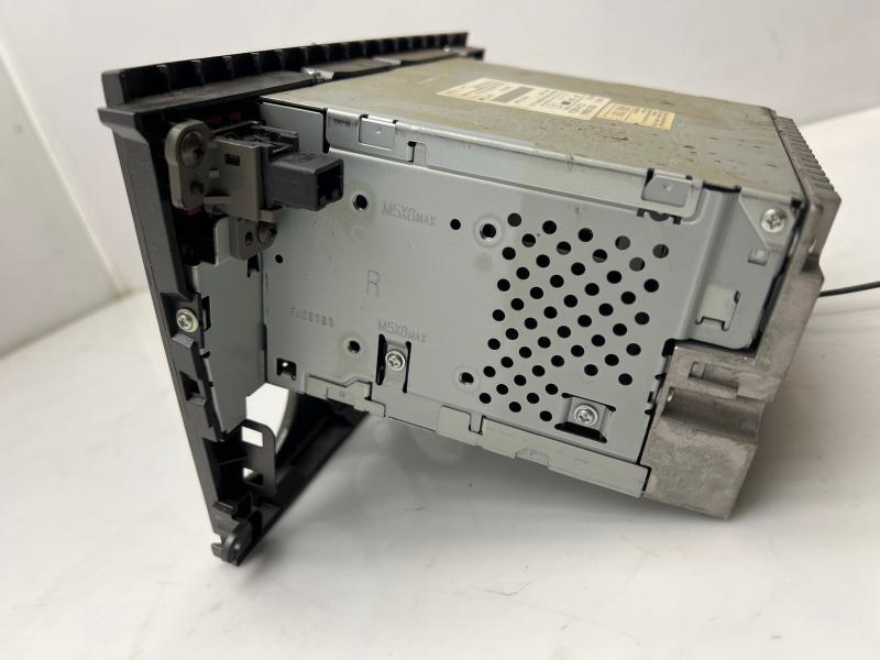 2005 2006 Subaru Outback Radio Receiver Assembly AM FM Single CD OEM 86201AG64A
