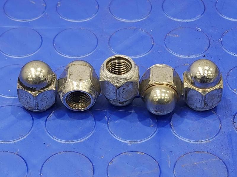 2014 Subaru Crosstrek Lug Nuts