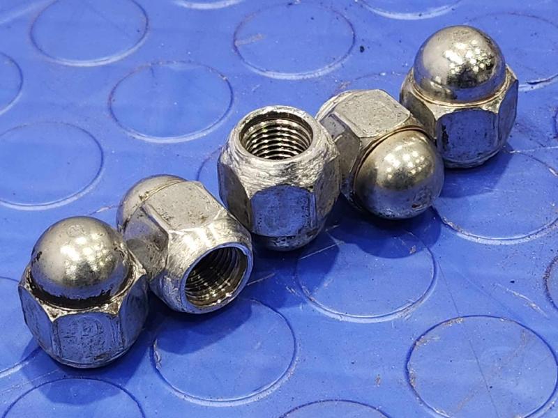 2014 Subaru Crosstrek Lug Nuts