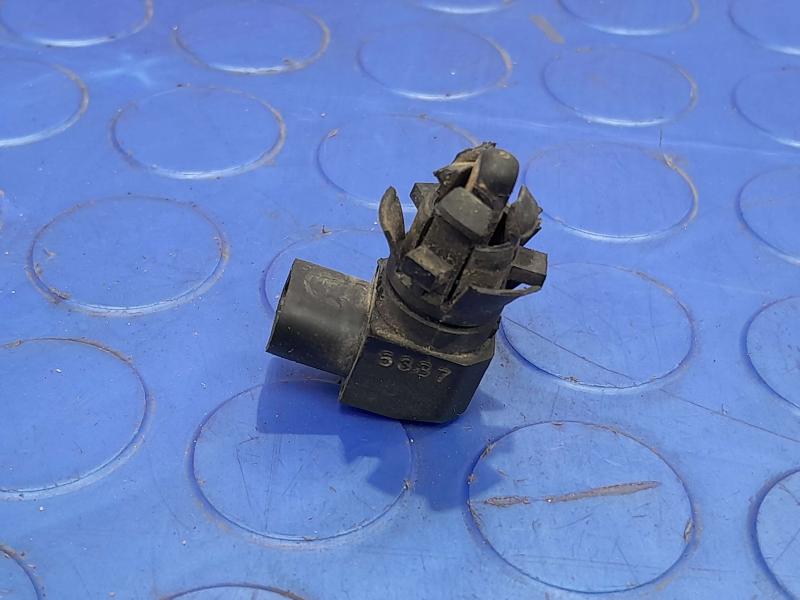 2017-2025 GMC Acadia Ambient Air Temperature Sensor Genuine OEM 13583411