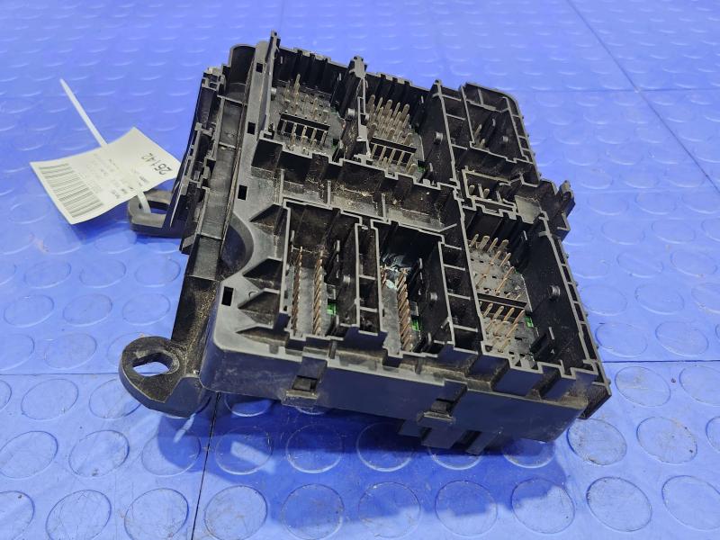 2015 GMC Yukon XL Cabin Fuse Box