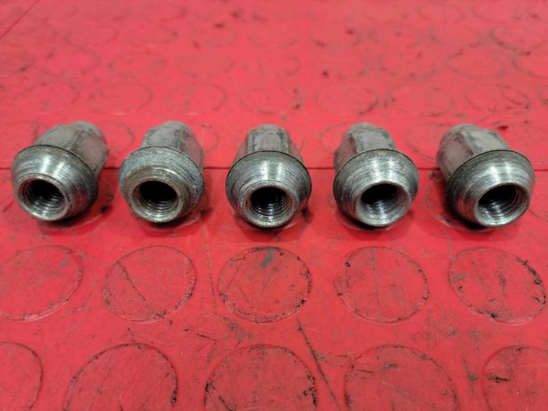 2007 Chevrolet Cobalt Lug Nuts