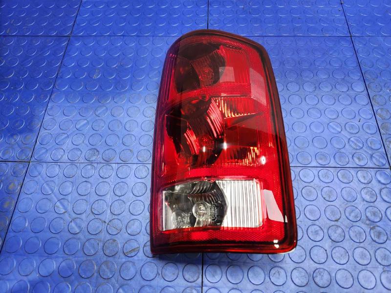 2005 Dodge Ram 1500 Tail Light Assembly