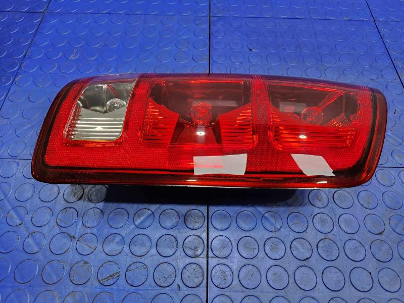 2005 Dodge Ram 1500 Tail Light Assembly