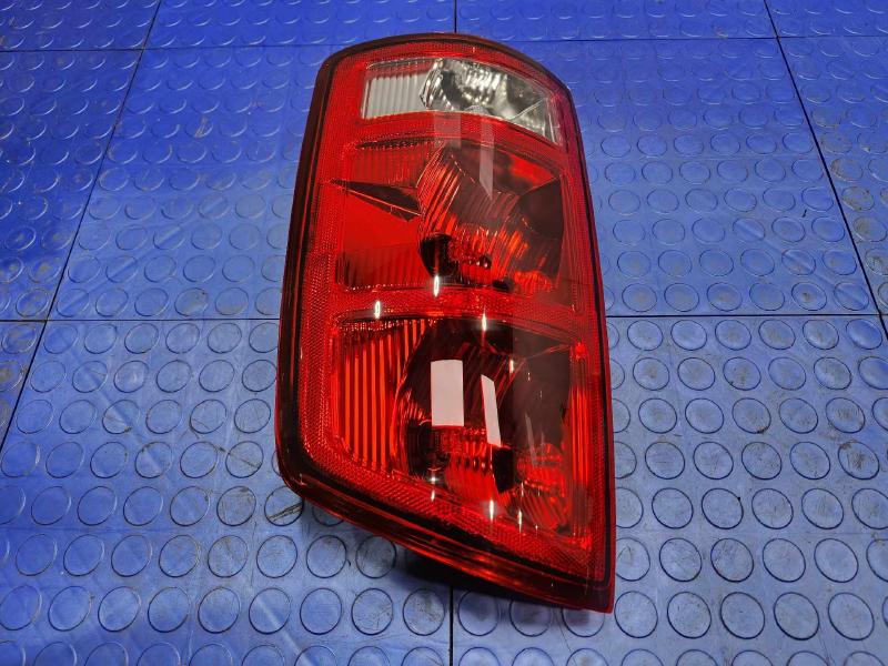 2005 Dodge Ram 1500 Tail Light Assembly
