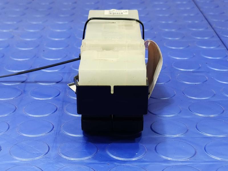 2011 Infiniti QX56 Door Switch Front