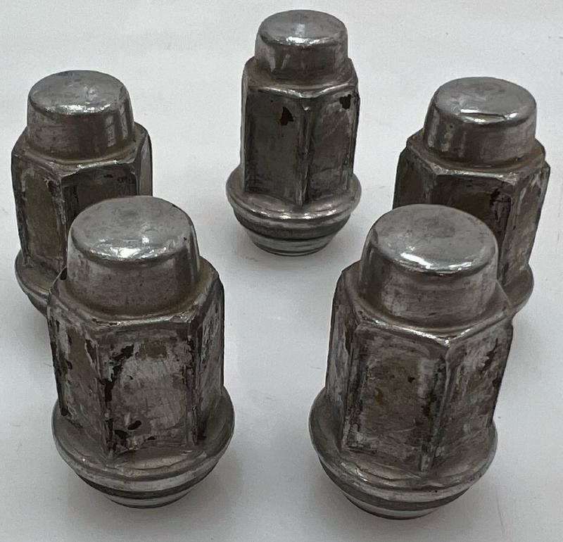 2013 Ford Explorer Lug Nuts